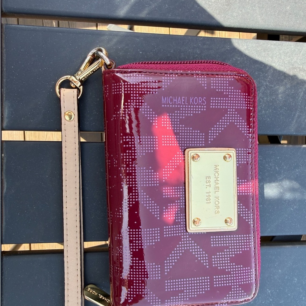 Michael Kors Magenta Patent Logo Tote with Matching Wristlet - Picture 2 of 7